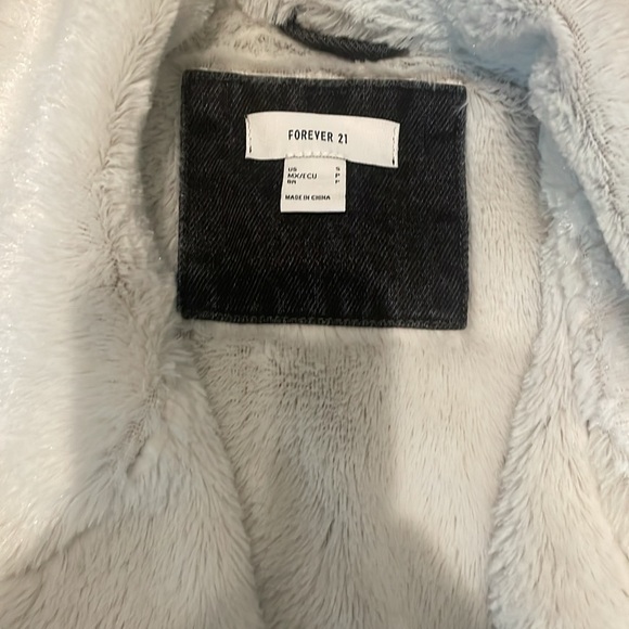 Forever 21 denim jacket - Picture 2 of 2